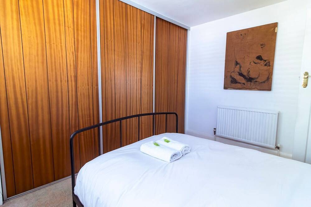 Cosy Home w/ Stylish Interior – Passthekeys in Watford, Hertfordshire