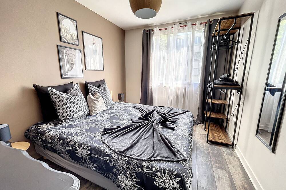 Ganze Wohnung, 【Mister Big】appart extra large -10 pers-2 parkings in Épinay-sur-Seine, Seine-Saint-Denis