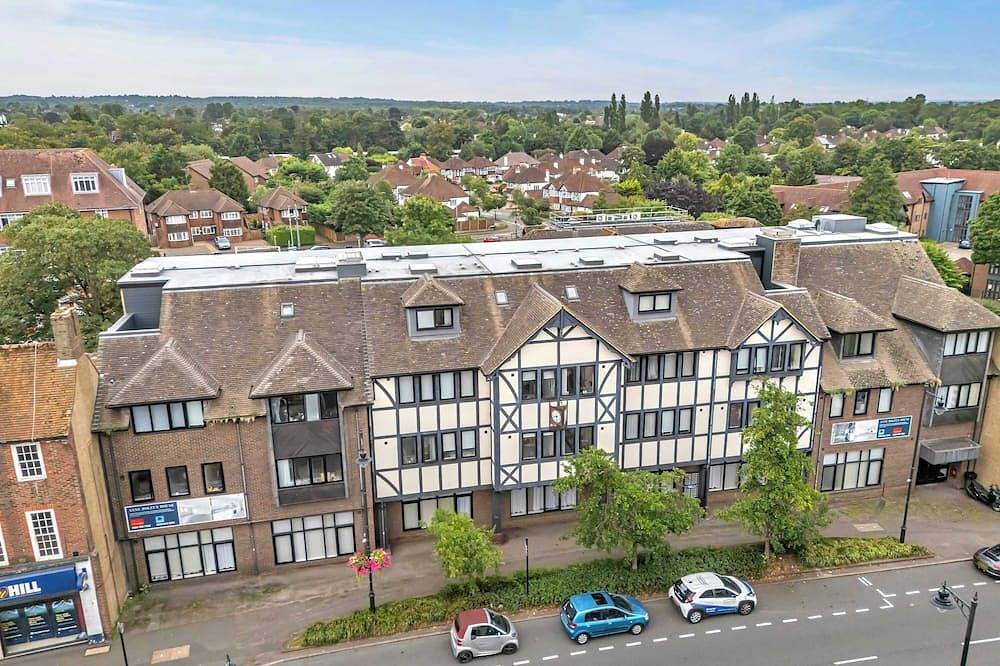 Ganze Wohnung, City Service Lets | New London 2Bed With Parking | Long Stays Welcome in Sutton (London), London