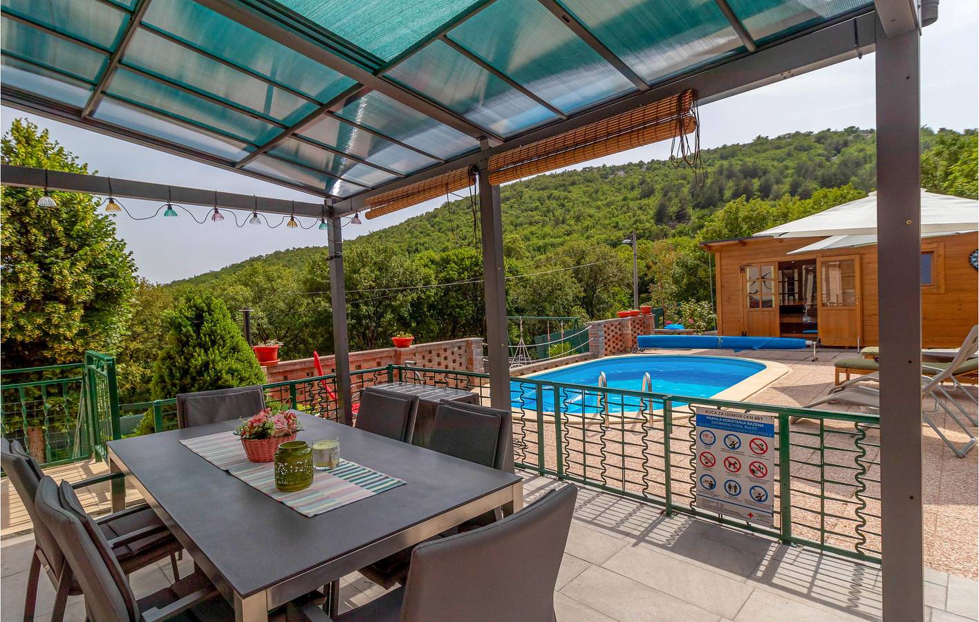 Vacation house for 6 people with terrace in Primorje-Gorski Kotar