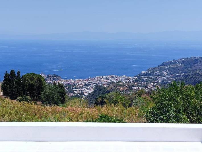 Villa per 6 persone, con terrazza e panorama, con animali domestici in Lipari