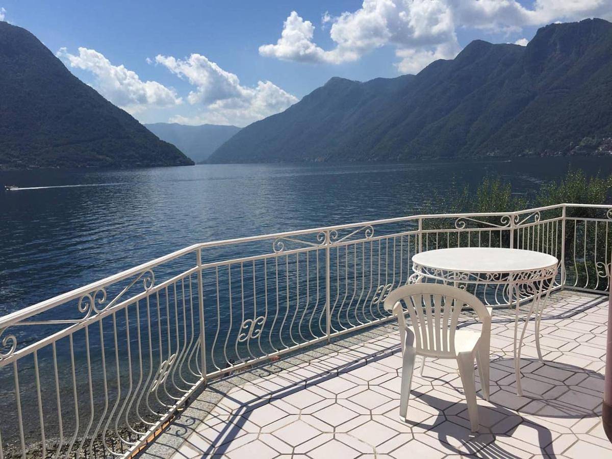 Ganze Wohnung, Wonderful apartment on lakeside in Colonno, Comer See