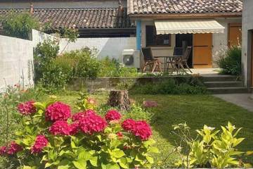 Gîte pour 4 personnes, avec jardin à Monségur
