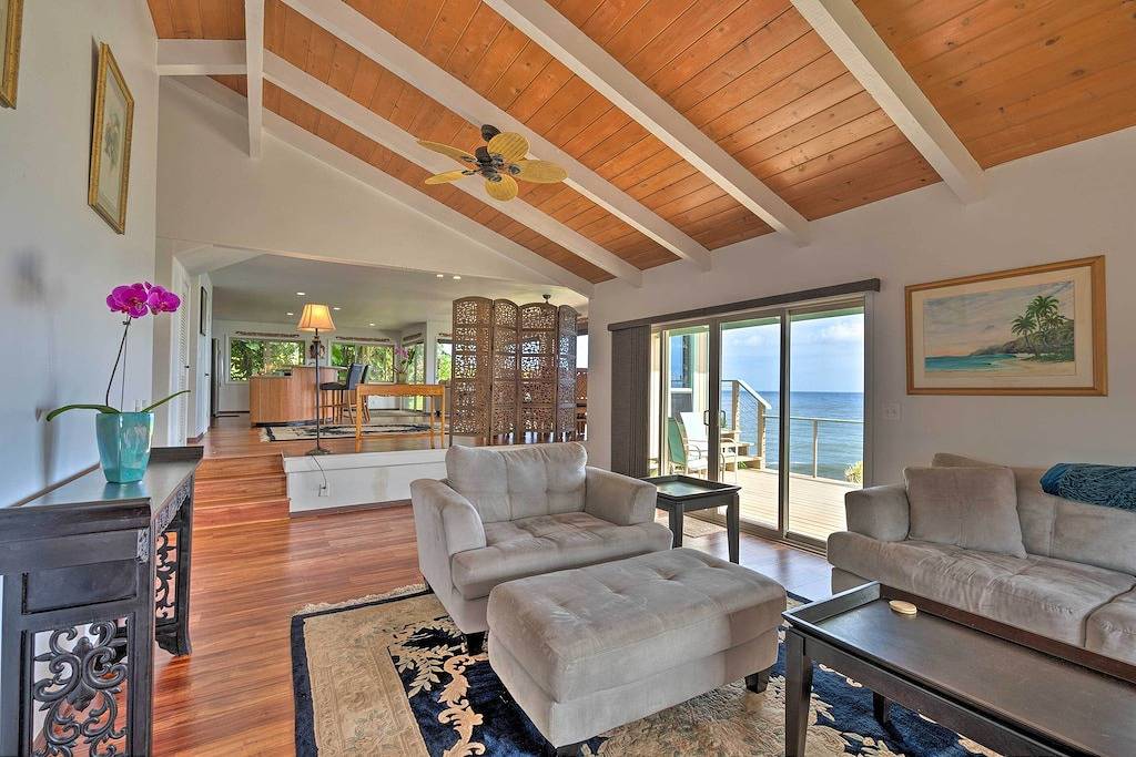 Neu! Wunderschönes Hilo Home mit atemberaubendem Meerblick! in Paukaa, Hamakua