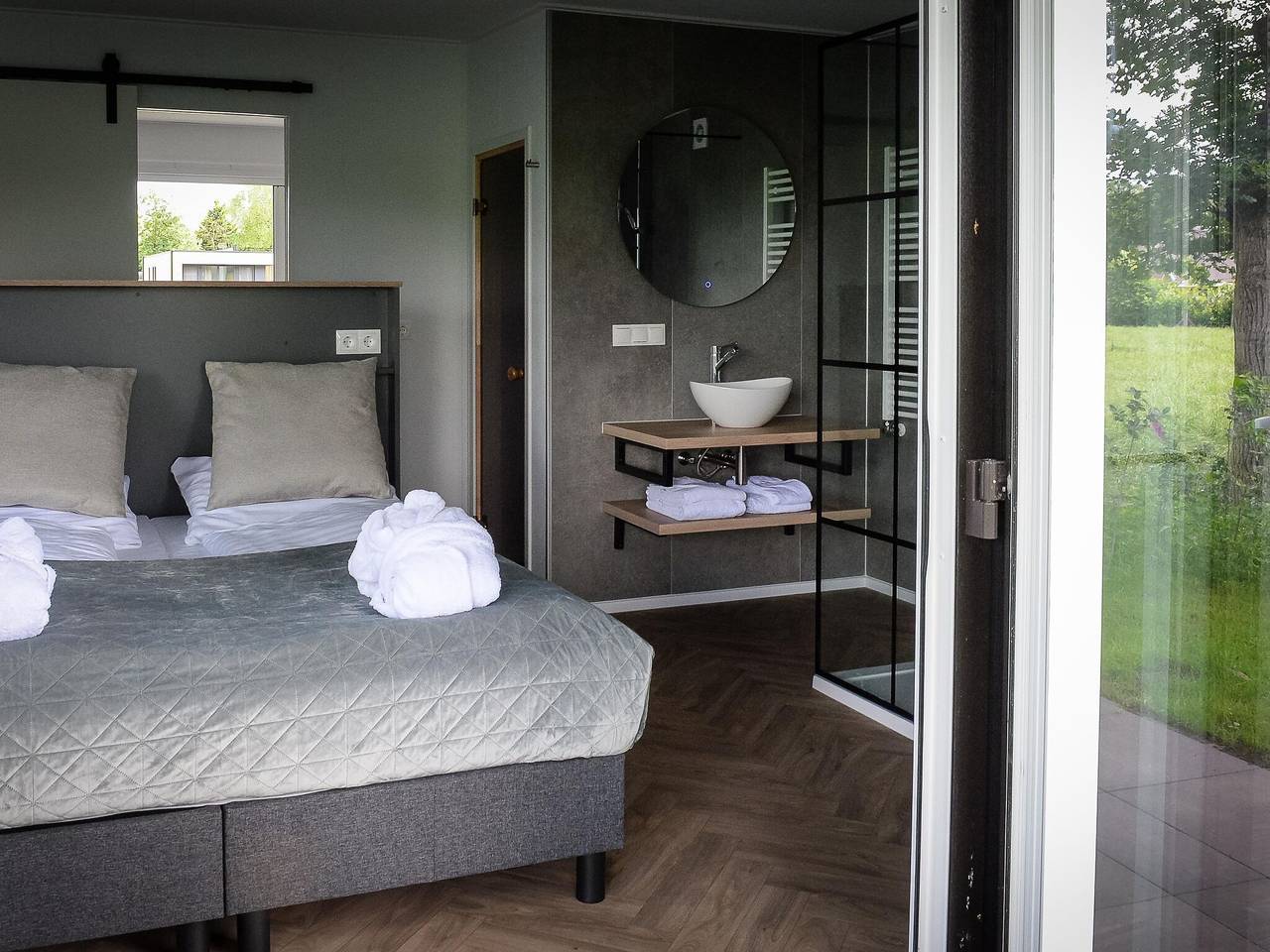 Luxe Chalet met Sauna en Bubbelbad in Natuur in Rijssen, Sallandse Heuvelrug
