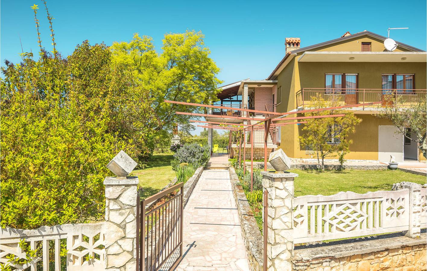 Ganze Ferienwohnung, Ferienwohnung für 4 Personen mit Terrasse in Lovrecica, Umag und Umgebung