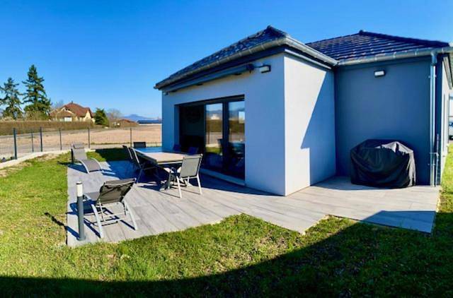 Gîte pour 2 personnes, avec Terrasse ainsi que Jardin et Vue à Guémar