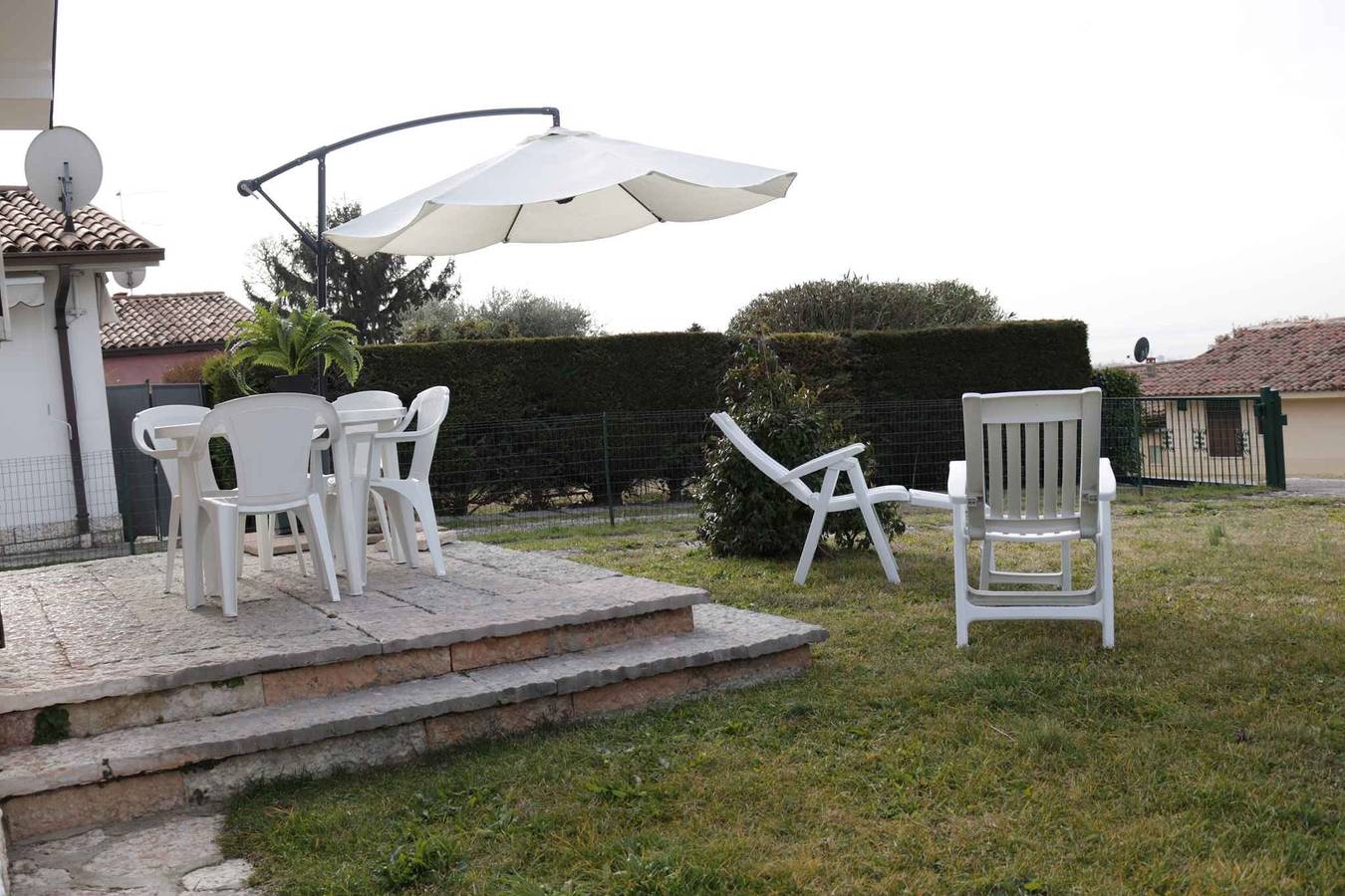 Ganze Ferienwohnung, Ferienwohnung mit privatem Garten und Klimaanlage in Calmasino, Bardolino