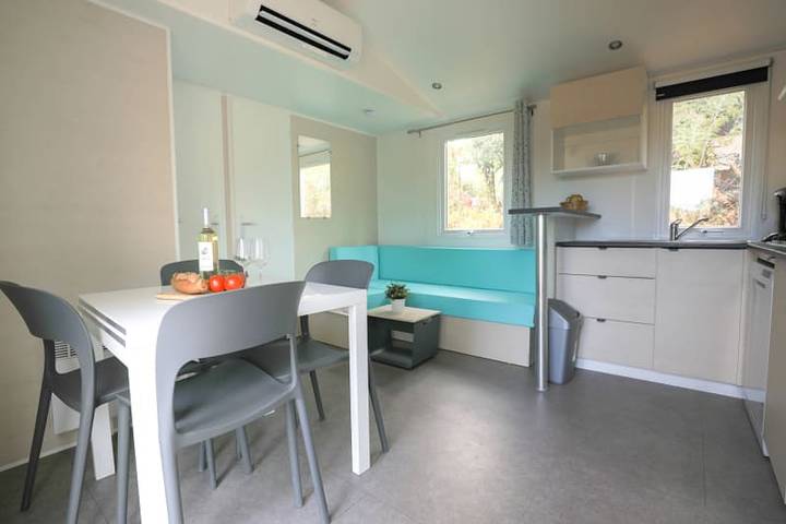 Caravane pour 6 personnes, avec vue sur le lac à Le Muy - 3