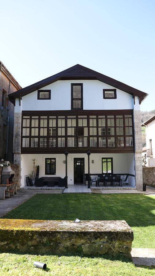 Casa de vacaciones para 24 personas, con terraza además de jardín y piscina, Se admiten mascotas en Vizcaya - 3