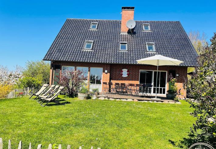 Ferienhaus mit Meerblick für 13 Personen, mit Terrasse und Garten in Glowe - 2