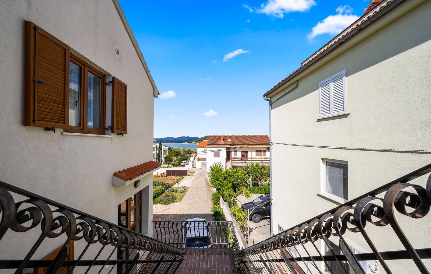 Ganze Ferienwohnung, Urlaub am Meer: Gemütliche Ferienwohnung mit Terrasse, WLAN und Parkplatz in Općina Murter-Kornati, Murter