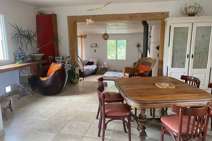 Ferienhaus für 6 Personen, mit Garten und Whirlpool