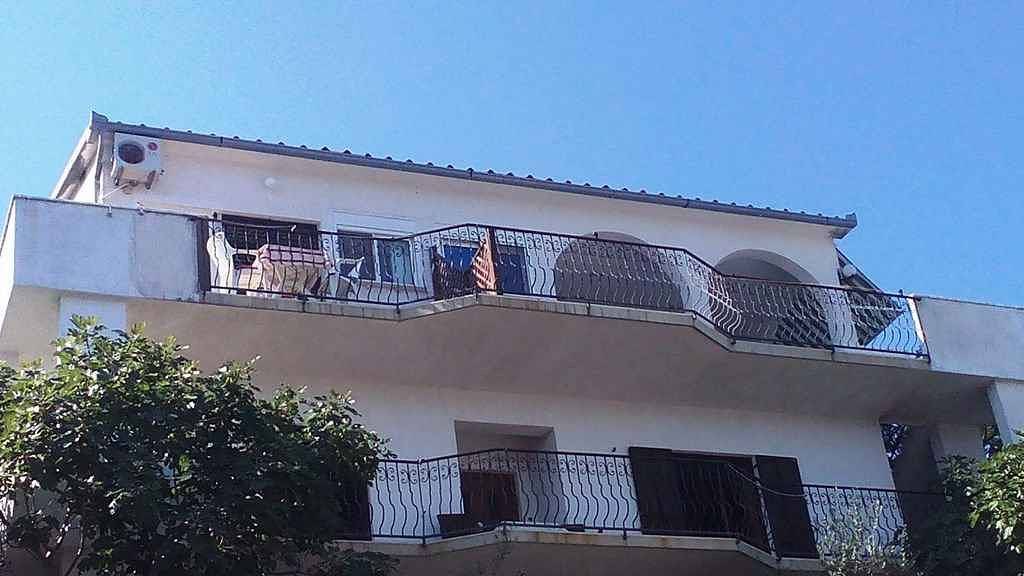 Ganze Ferienwohnung, Ferienwohnung mit Balkon und Meerblick  in Okrug Donji, Ciovo