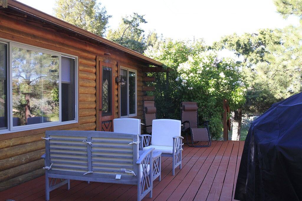 Gemütliche Hütte am Creek 30 Meilen vom östlichen Eingang von Yellowstone in Cody (WY), Absaroka Range