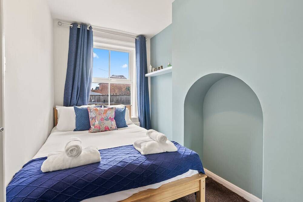Victorian 5-Bed Home| Loft |Walk to City & Cricket in Worcester, Worcestershire