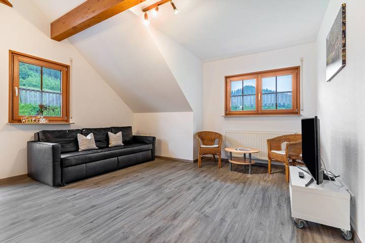 Ganze Wohnung, Ferienwohnung 'Sum' mit Bergblick, Gemeinschaftsgarten und Wi-Fi in Oberwolfach, Wolftal Region