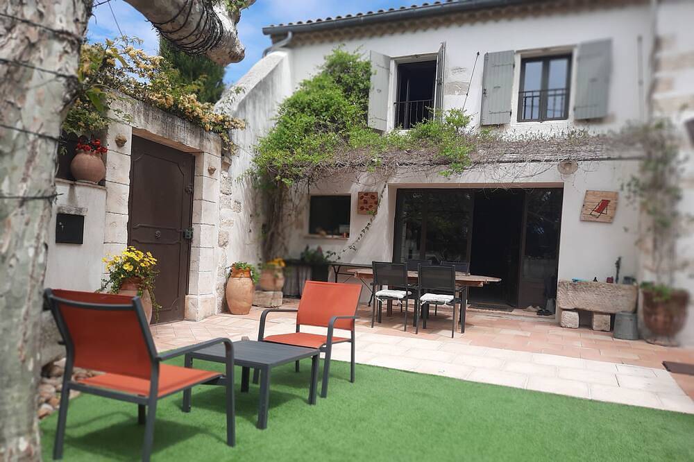 Mas \" La Maison  de mon Père  \" Avignon à  10 minutes, village de Pujaut 30131 in Pujaut, Région de Nîmes