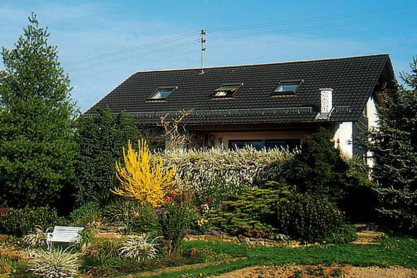Gîte pour 4 personnes, avec piscine et jardin, adapté aux familles à Gaggenau