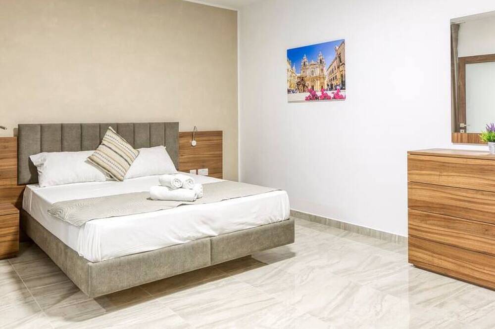 Apartamento inteiro, Luxurious, spacious fully equipped home in Swieqi in San Giljan, Ilha de Malta