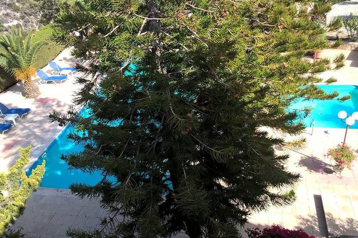 Gîte pour 2 personnes, avec jardin ainsi que piscine et balcon dans Πισσούρι