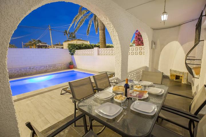 Location de vacances pour 10 personnes, avec jardin et piscine, adapté aux familles à Torrevieja - 3