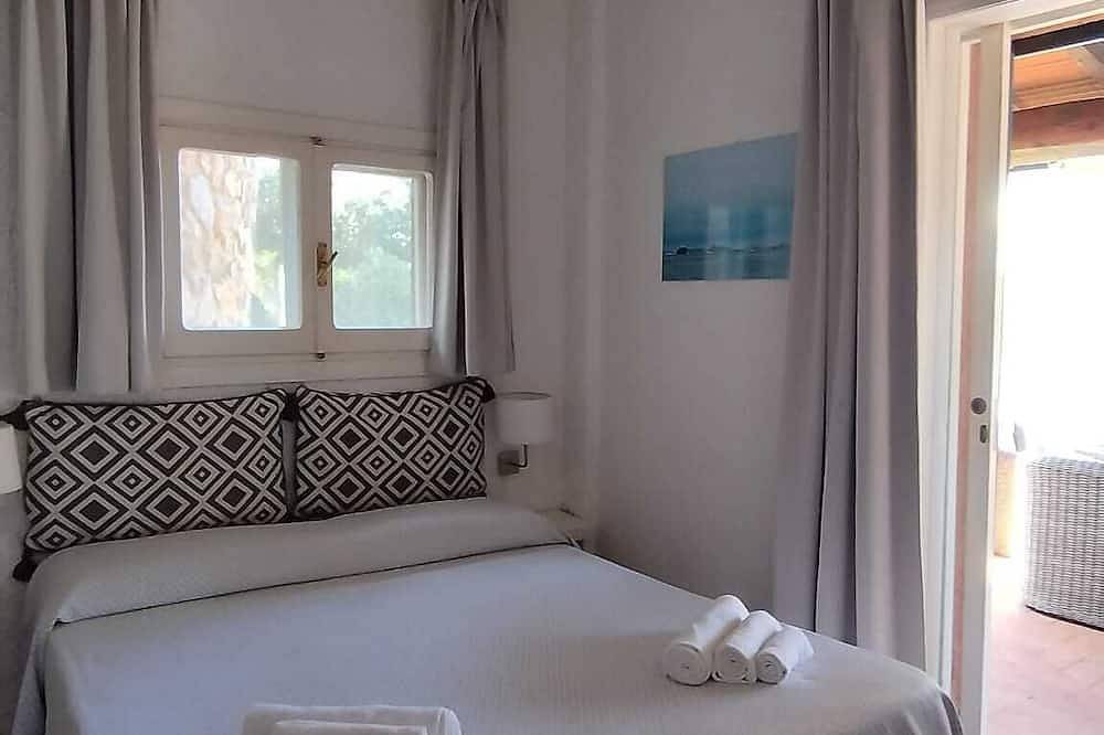 Appartamento intero, Casa con terrazza e giardino, vista mare, accesso beach club Cala Piccola in Cala Piccola, Maremma