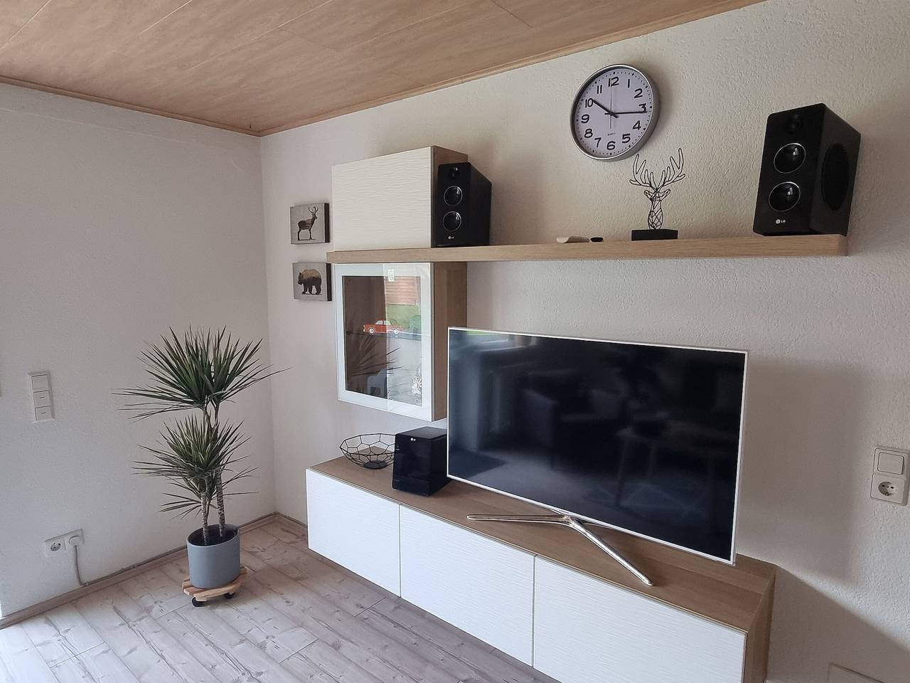 Ganze Wohnung, Ferienwohnung "Biosphärenblick" mit Privatterrasse, Gemeinschaftsgarten und Wlan in Münsingen, Neckar-Alb