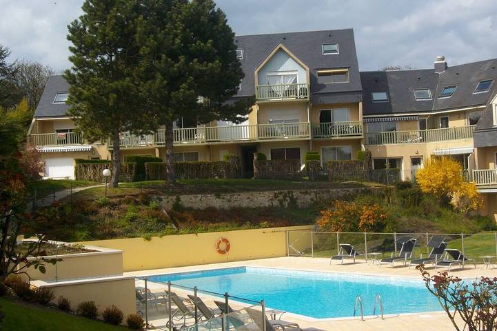 Appartement de vacances pour 4 personnes, avec jacuzzi et piscine ainsi que balcon et sauna