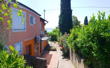 Ferienwohnung für 2 Personen, mit Ausblick und Garten in Portoroz