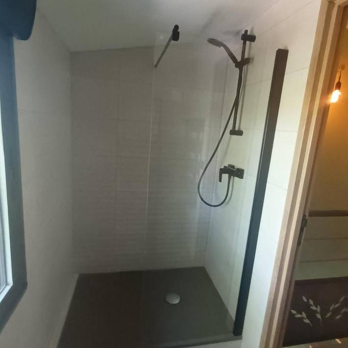 Gîte pour 4 personnes, avec terrasse à Loyettes - 2