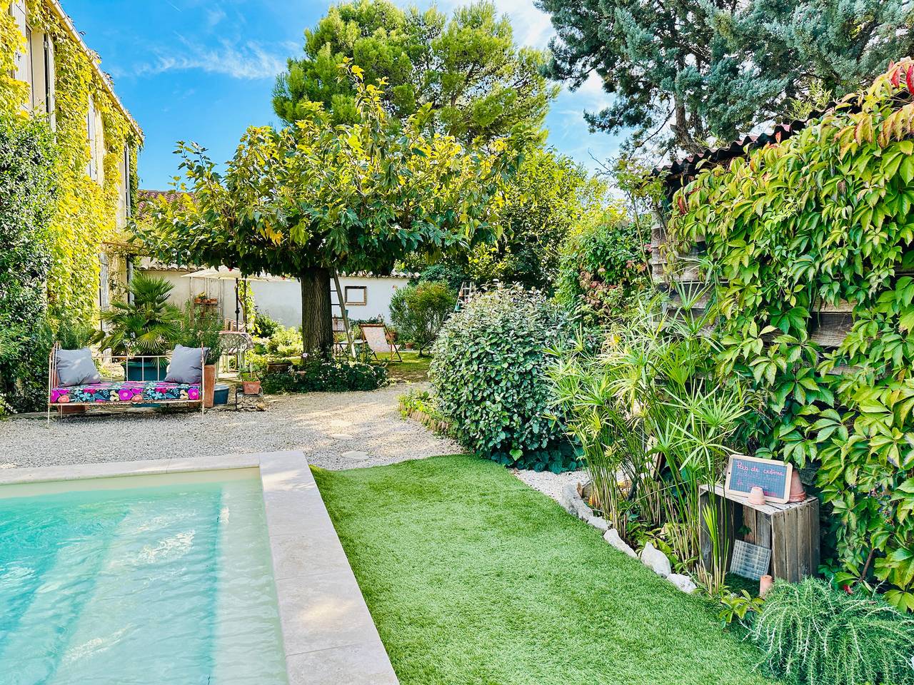 Vakantiehuis 'Jardin' met Gedeeld Zwembad, Privéterras en Wi-Fi in L'Isle-sur-la-Sorgue, Vaucluse