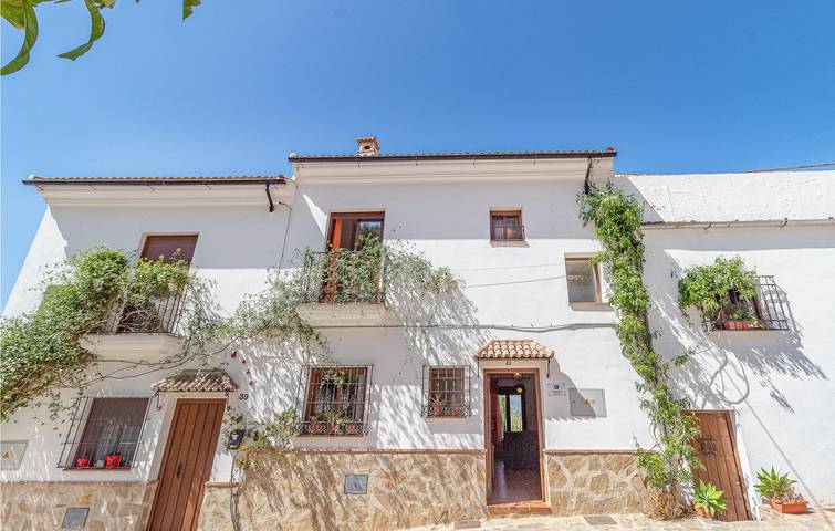 Casa para 5 personas, con terraza y jardín en El Gastor