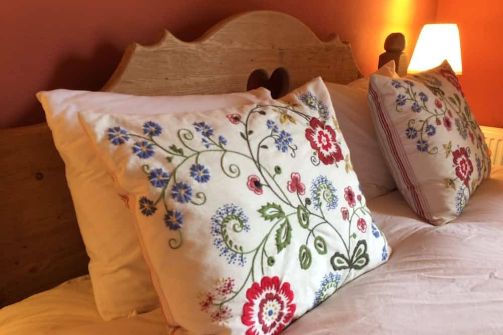 Appartement entier, Gîte de charme 2 personnes au coeur du Haut-Jura in Lajoux, Parc naturel régional du Haut-Jura