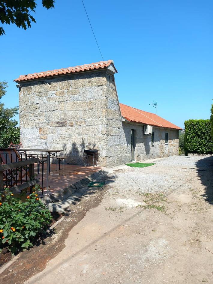 Casa de vacaciones 'Casa De Andrães - Glicíneas' con vistas a la montaña, Wi-Fi y aire acondicionado in Santo Isidoro e Livração, Distrito de Porto