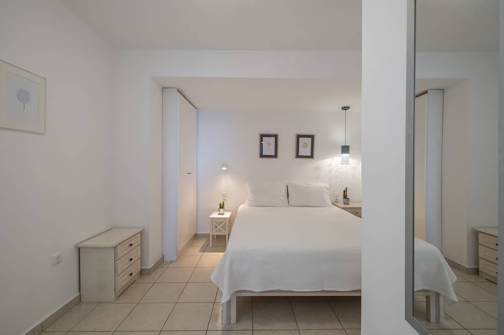 Ganze Wohnung, Urlaub am Meer mit einem Schlafzimmer Apartment, einzigartigen Meerblick Balkon, Kiveri, Nafplion in Xiropigado, Kynouria