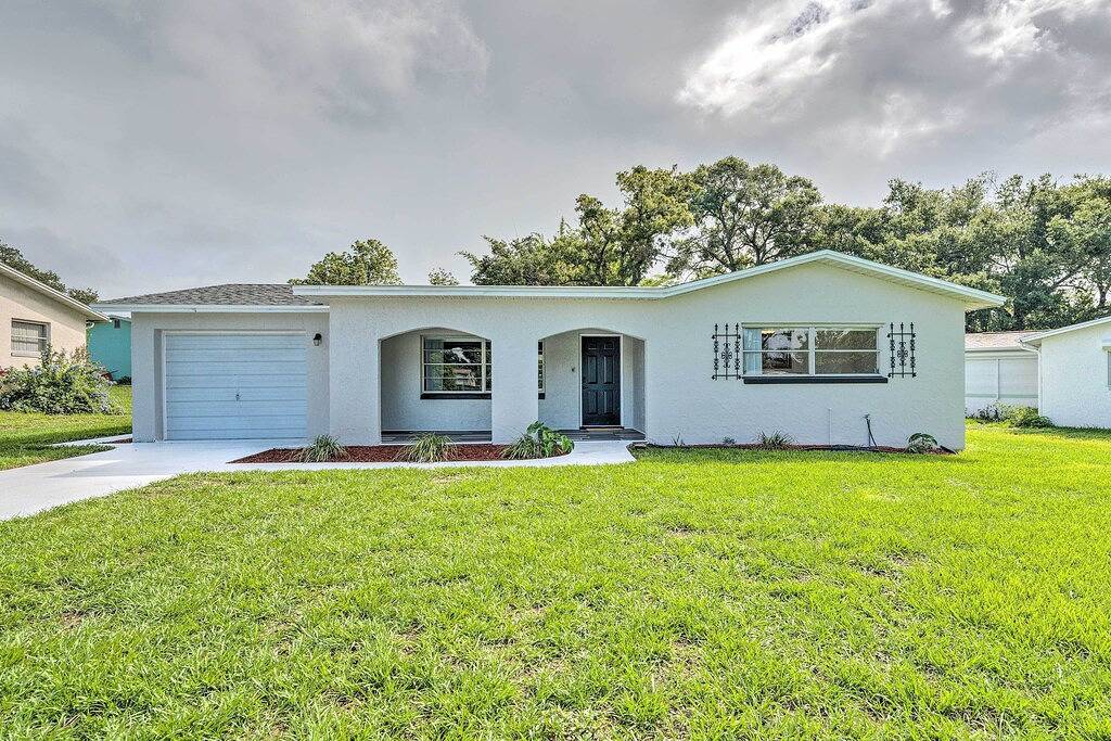 Contemporary Gem w/ Sun Room in Beverly Hills! in Citrus County