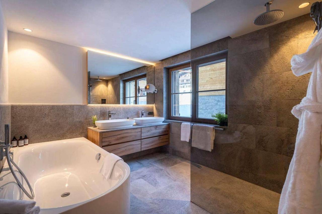 Alpine style chalet with design contemporary and views of mountain in Lech am Arlberg, Arlberg
