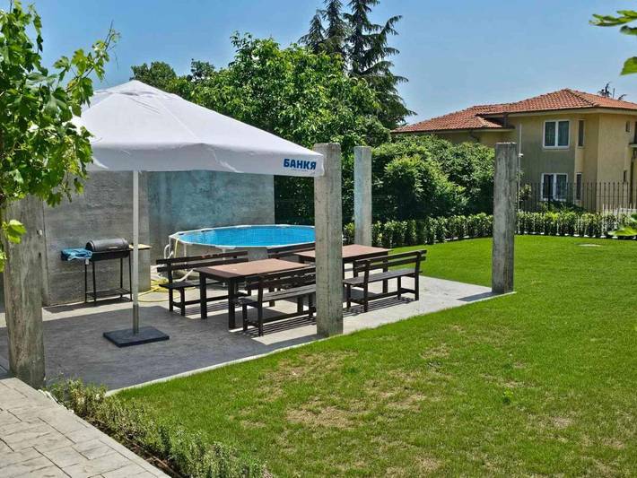 Villa for 10 people, with Balcony and Terrace as well as Garden and Pool in Sunny Beach