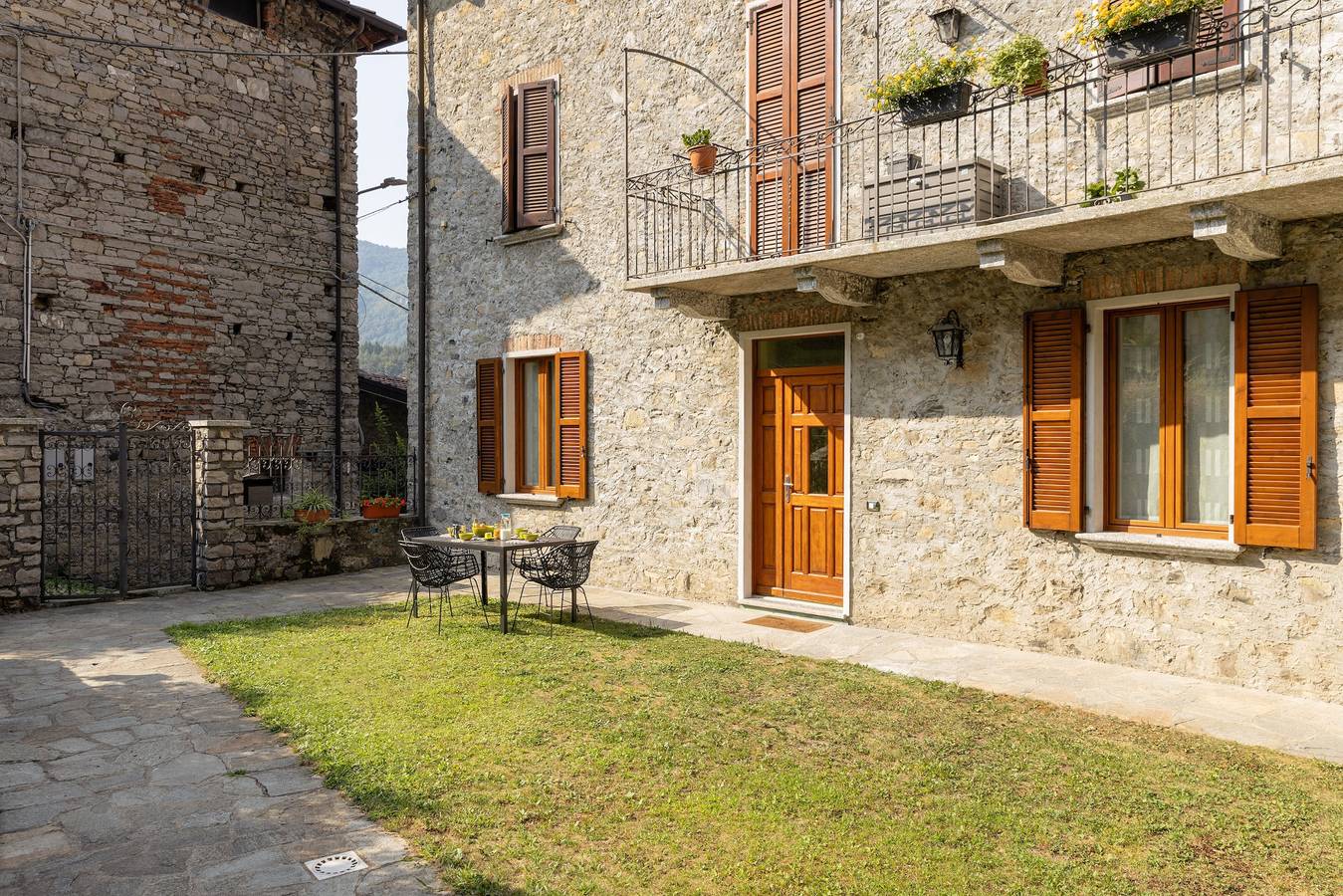 Appartamento intero, Appartamento 'Gonte 19' con Giardino Privato, Wi-Fi e Aria Condizionata in Grandola ed Uniti, Provincia di Como