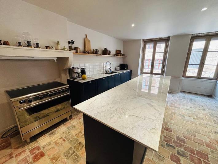 Location de vacances pour 12 personnes, avec jardin et vue à Saint-Gengoux-le-National - 3