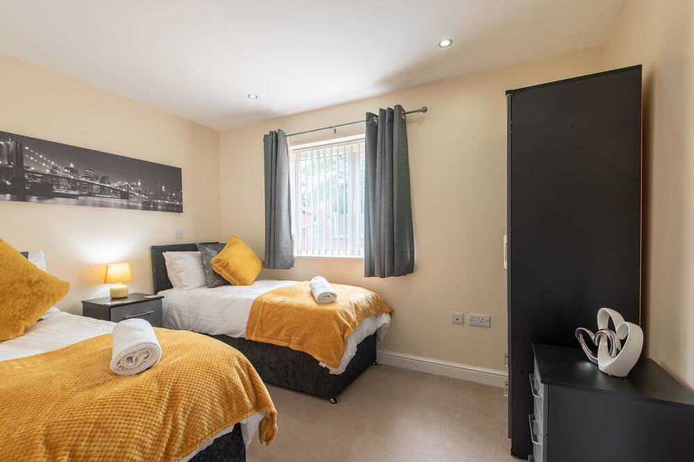 Entire apartment, Apartment 5, Ground Floor ,2 Bed, Sleeps 4 in Worksop, Nottinghamshire