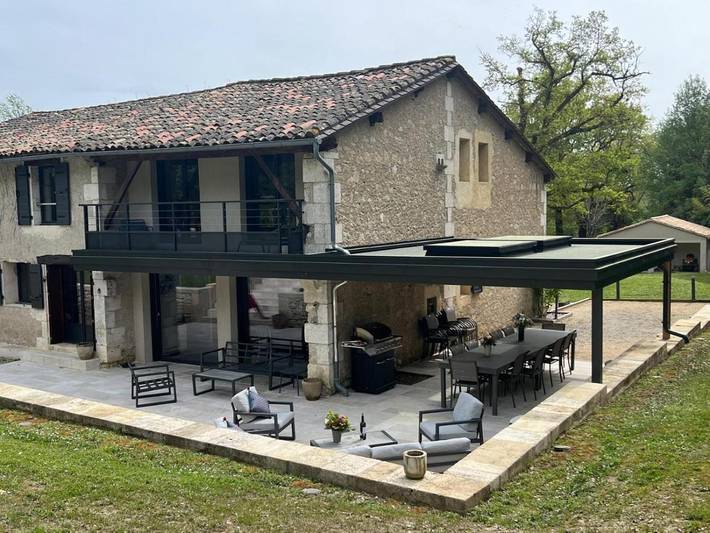 Location de vacances pour 10 personnes, avec vue ainsi que piscine et jardin à Minzac - 4