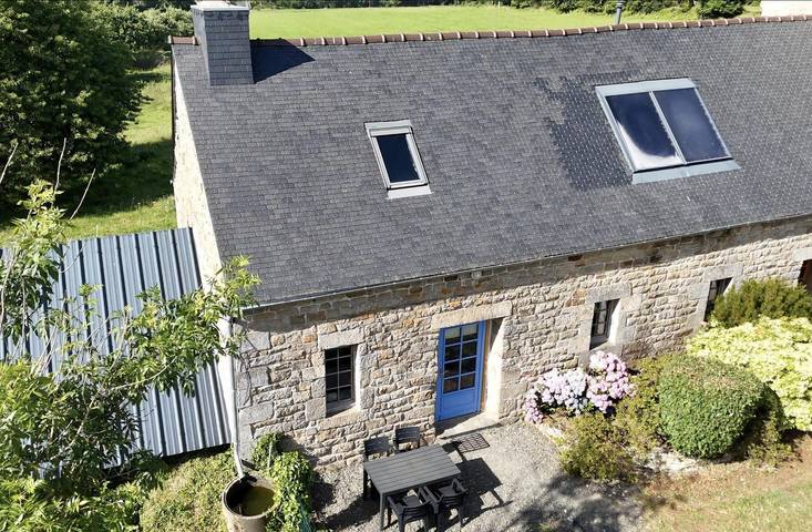 Gîte pour 4 personnes, avec terrasse et jardin, animaux acceptés à Ploubezre