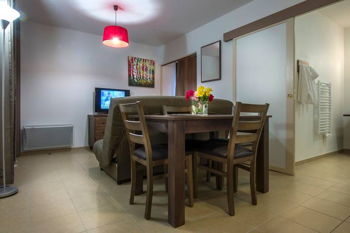 Ganzes Studio, Studio für 2 Personen mit Pool in Les Eyzies, Périgord Noir