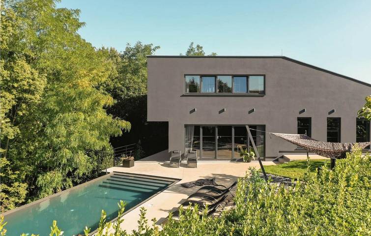 Ferienhaus für 8 Personen, mit Terrasse und Whirlpool sowie Sauna