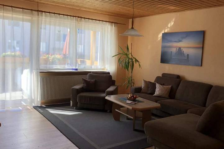 Ganze Wohnung, Gemütliche Ferienwohnung (80qm) mit großen Balkon in Bad Rodach, Oberes Maintal - Coburger Land