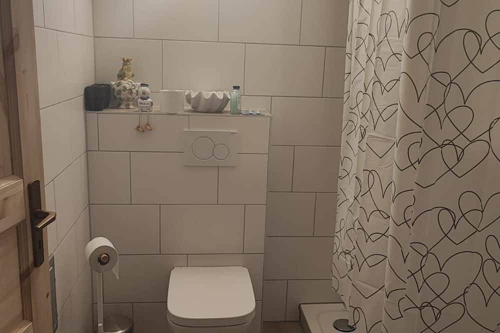 Ganze Wohnung, Komfortable Ferienwohnung mit Terrasse und Garten in der Uckermark in Potzlow, Oberuckersee