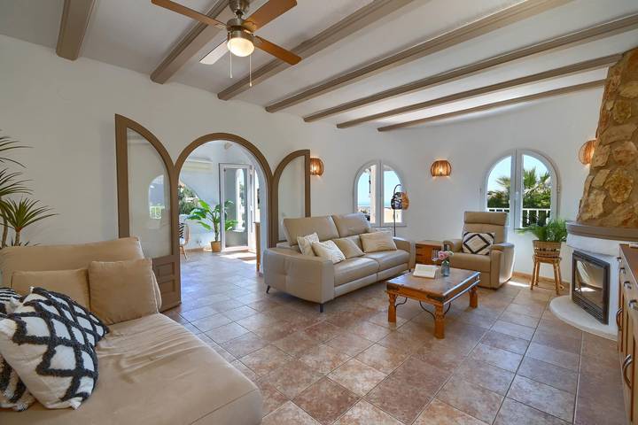 Casa rural para 6 personas, con piscina además de vistas al mar y jardín, Familias con niños en Benitachell - 3