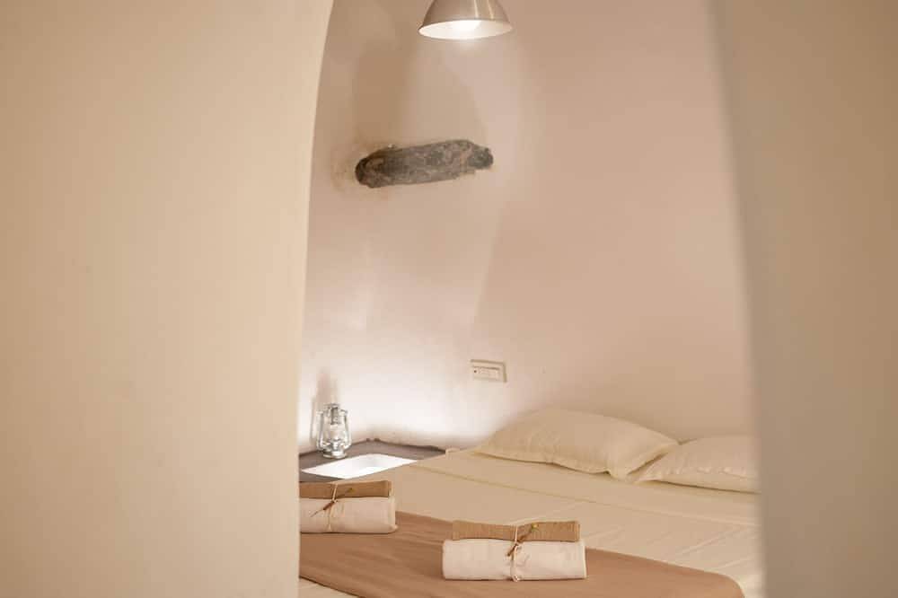 Santorini Finikia Oia Cave House in Finikia, Santorin